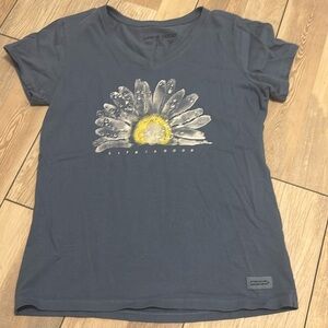 Women’s life is good v-neck tee